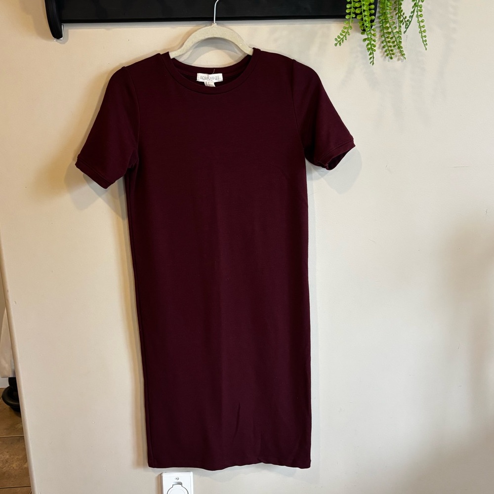 Burgundy Short Sleeve Dress